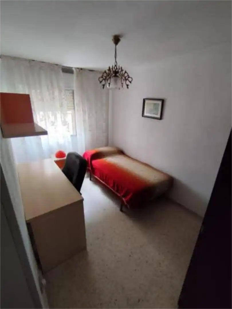 Piso de alquiler en El Torrejón - El Cerezo Habitación de Piso de alquiler en Sevilla con Terraza y Amueblado