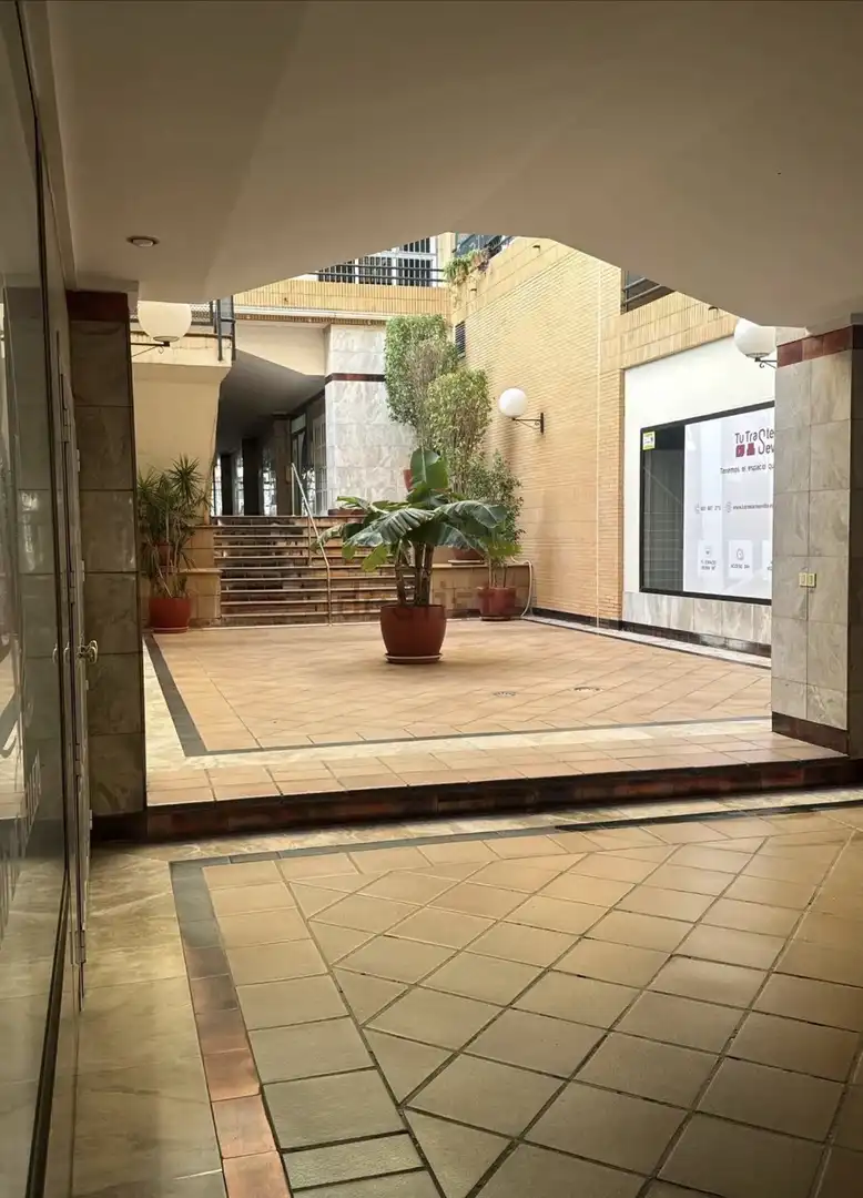 Terraza de Local en venta en Sevilla con Aire acondicionado, Calefacción y Alarma
