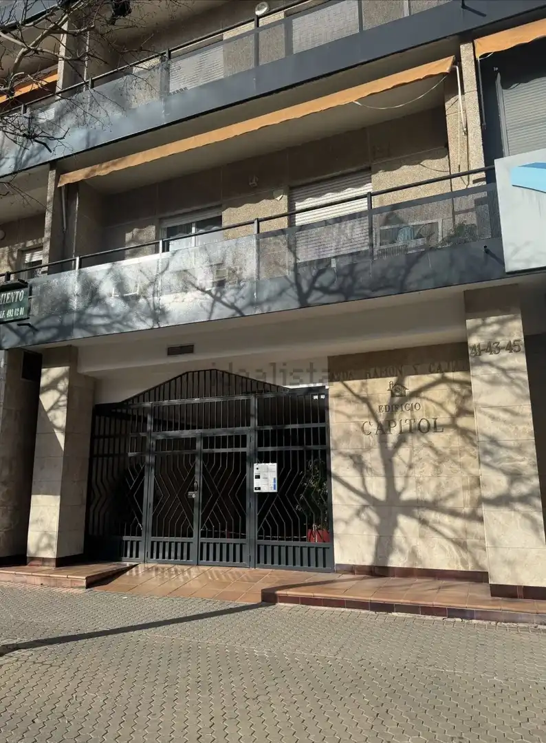 Vista exterior de Local en venta en Sevilla con Aire acondicionado, Calefacción y Alarma