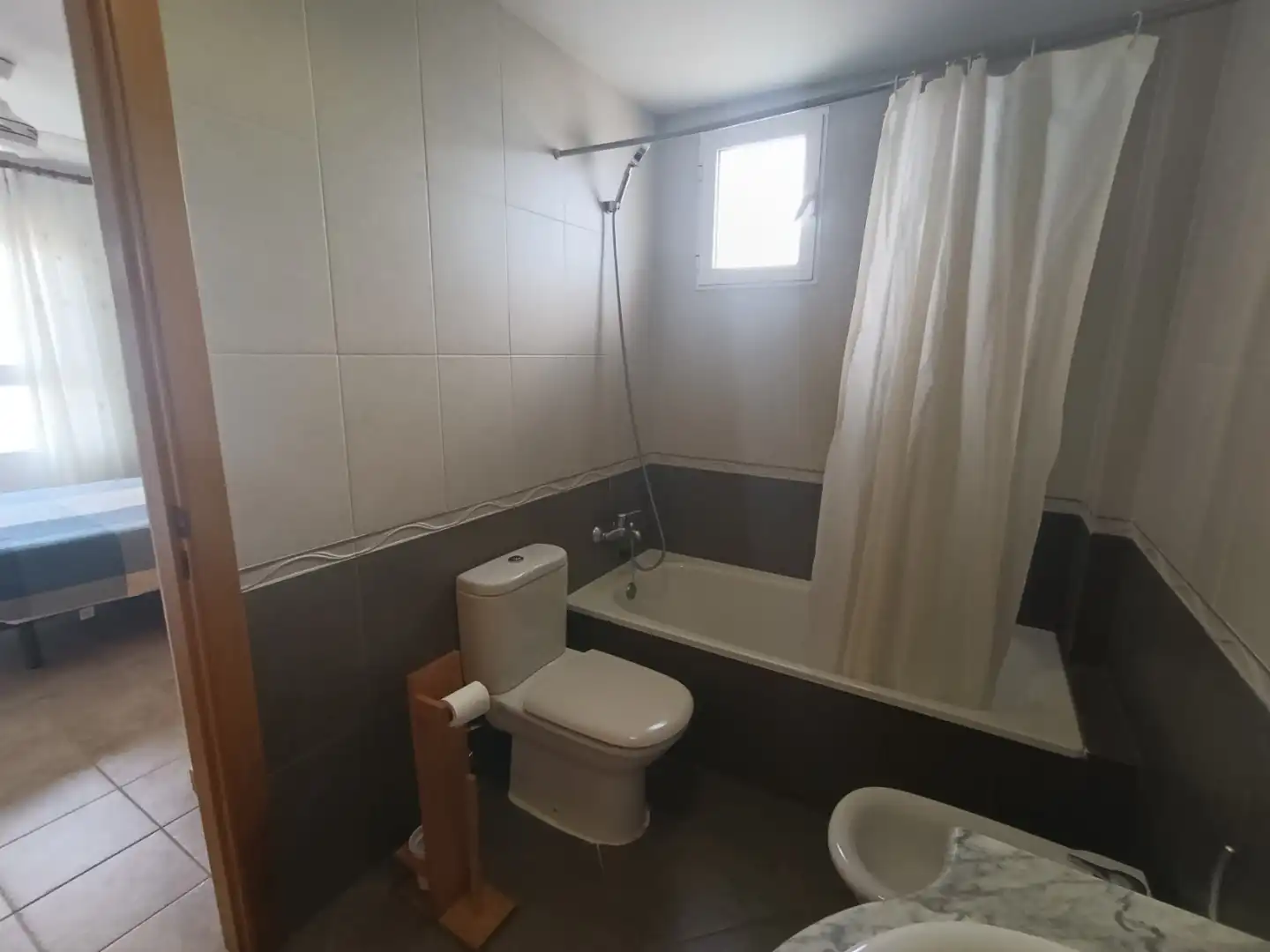 Apartamento de alquiler en Carrer d'Argelers, 20, Oliva Playa Baño de Apartamento de alquiler en Oliva con Aire acondicionado, Calefacción y Terraza