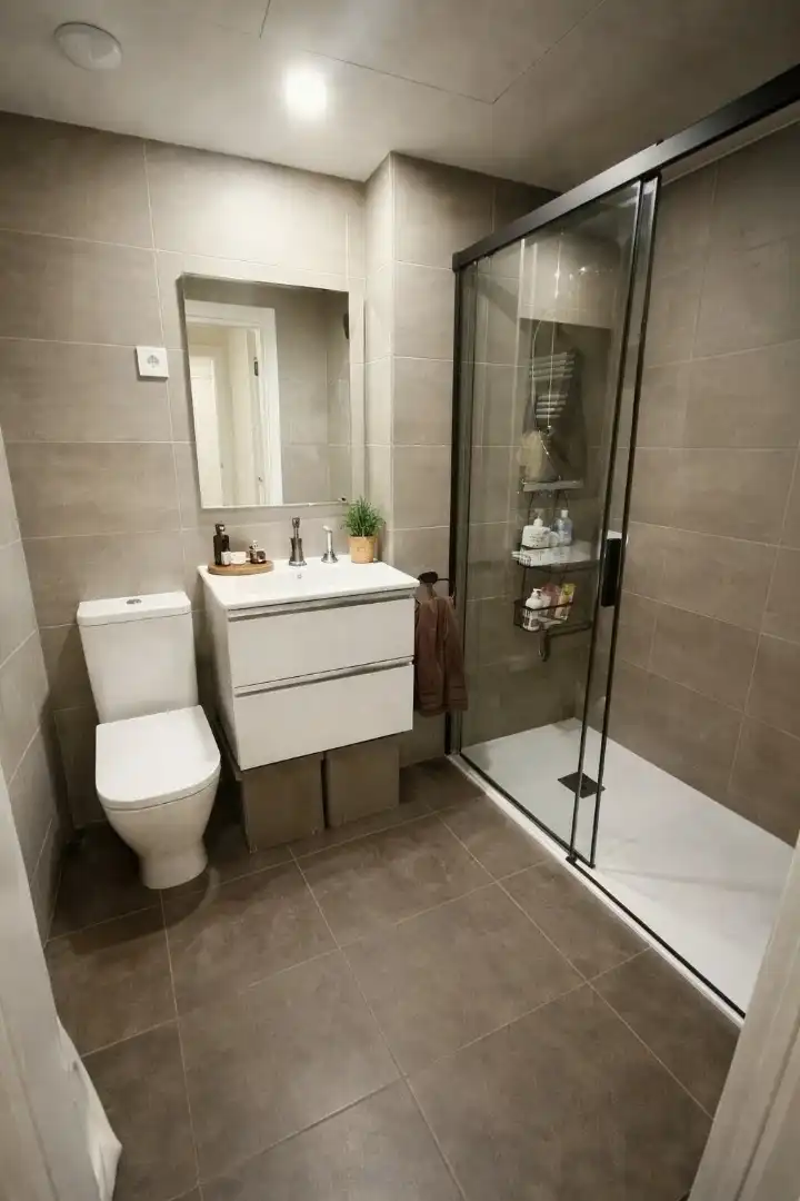Flat for sale in Carrer de Miquel Marti I Pol, 3, Masia Nova - Solicrup Bathroom of Flat for sale in Vilanova i la Geltrú with Air Conditioner, Terrace and Swimming Pool
