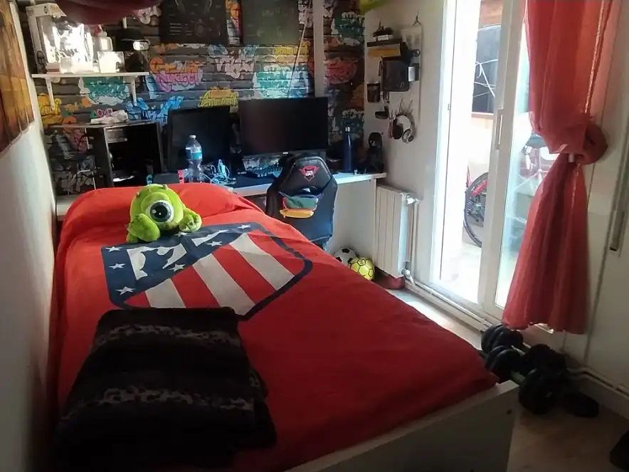 Flat for sale in Carrer de Alguersuari I Pascual, 79, Sol i Padris - Sant Oleguer Bedroom of Flat for sale in Sabadell with Air Conditioner and Balcony