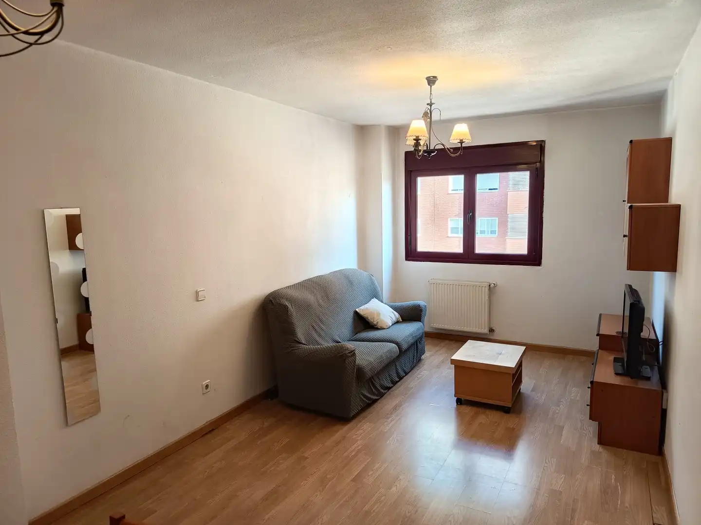 Pis de lloguer a Avenida de Andalucía, 18, Orcasur - 12 de Octubre Sala d'estar de Pis de lloguer en Madrid amb Calefacció, Parquet i Piscina