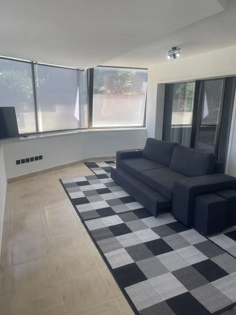 Apartamento en venta en Calle Aguamarina, 1, Nueva Atalaya Sala de estar de Apartamento en venta en Estepona con Aire acondicionado, Calefacción y Piscina