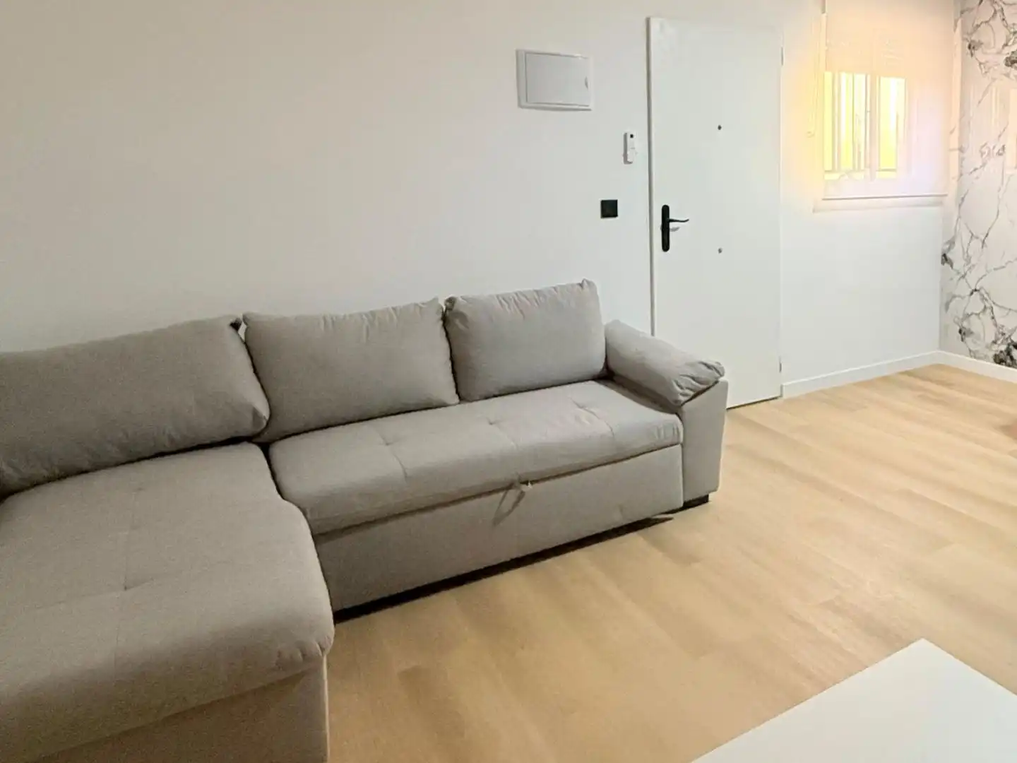 Wohnung zur Miete in Carrer Apòstol Santiago, 48, La Curva Wohnzimmer von Wohnung zur Miete in Benicasim / Benicàssim mit Klimaanlage, Schwimmbad und Möbliert