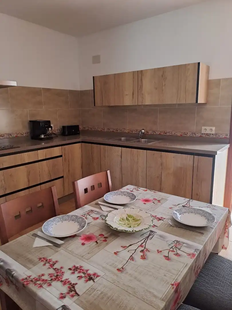 Casa adosada en venta en Calle Lirio, 27, La Puebla de los Infantes Cocina de Casa adosada en venta en La Puebla de los Infantes con Aire acondicionado, Terraza y Balcón