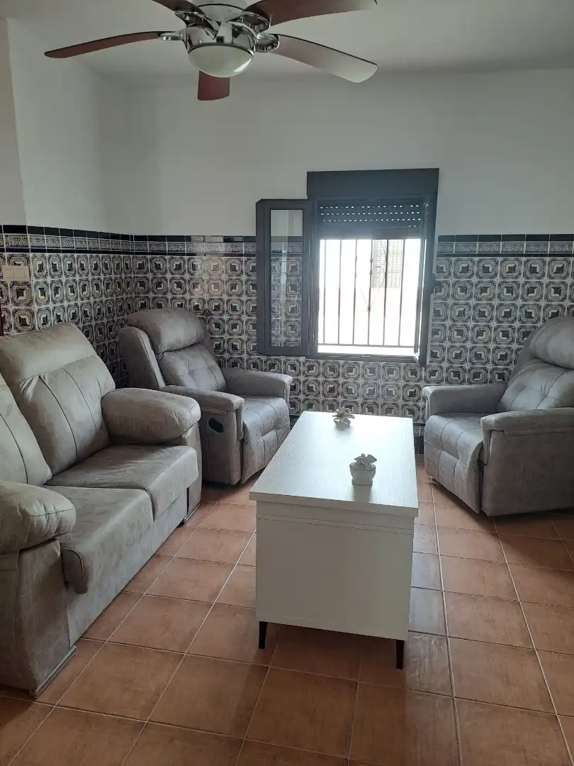 Casa adosada en venta en Calle Lirio, 27, La Puebla de los Infantes Sala de estar de Casa adosada en venta en La Puebla de los Infantes con Aire acondicionado, Terraza y Balcón