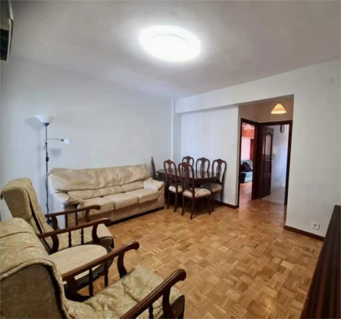 Piso de alquiler en Puerta Bonita Sala de estar de Piso de alquiler en Madrid con Terraza
