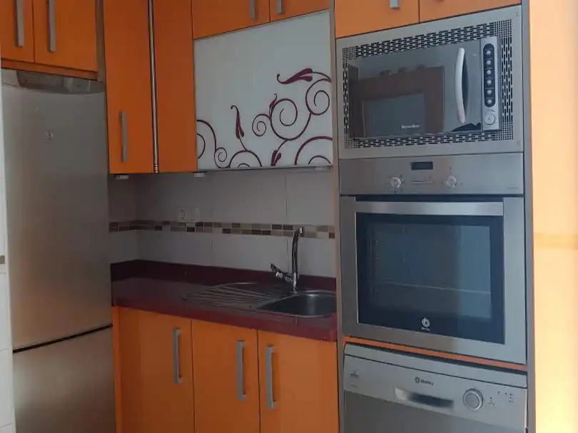 Flat for rent in Calle San Isidro, Maracena Kitchen of Flat for rent in Maracena with Air Conditioner, Heating and Parquet flooring