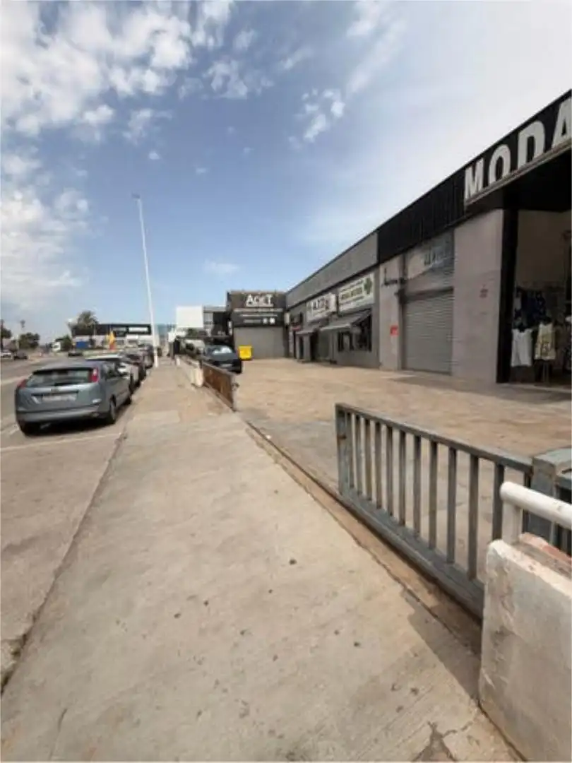 Commercial properties for rent in Polígono del Aeropuerto Exterior view of Commercial properties for rent in Manises