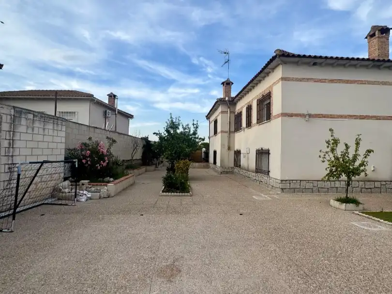 Außenansicht von Wohnung zum Verkauf in Villamiel de Toledo mit Heizung, Privatgarten und Terrasse
