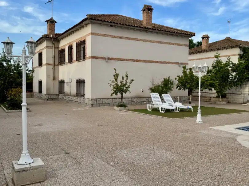 Außenansicht von Wohnung zum Verkauf in Villamiel de Toledo mit Heizung, Privatgarten und Terrasse