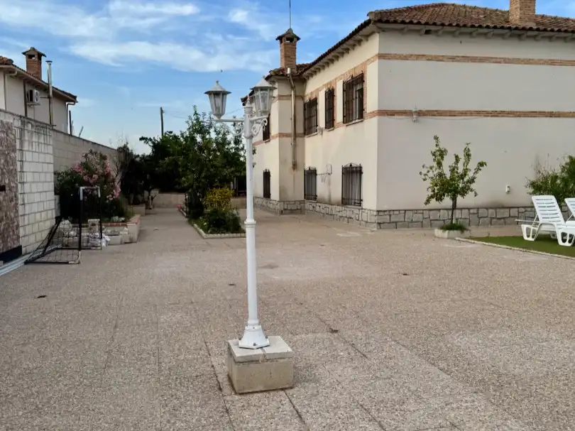 Außenansicht von Wohnung zum Verkauf in Villamiel de Toledo mit Heizung, Privatgarten und Terrasse