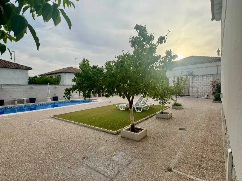 Schwimmbecken von Wohnung zum Verkauf in Villamiel de Toledo mit Heizung, Privatgarten und Terrasse