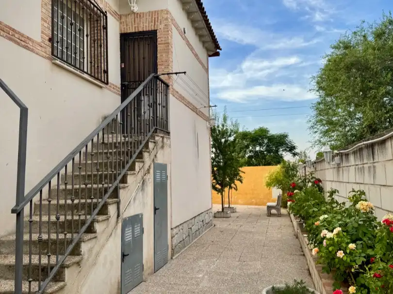 Außenansicht von Wohnung zum Verkauf in Villamiel de Toledo mit Heizung, Privatgarten und Terrasse