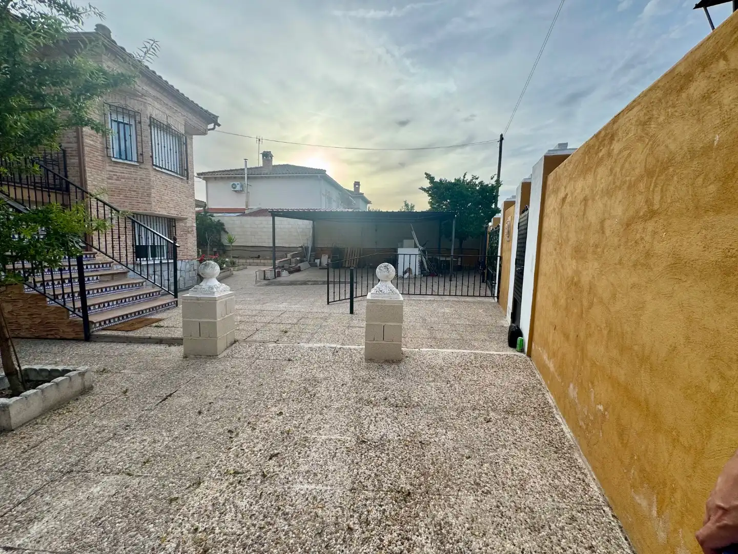 Außenansicht von Wohnung zum Verkauf in Villamiel de Toledo mit Heizung, Privatgarten und Terrasse