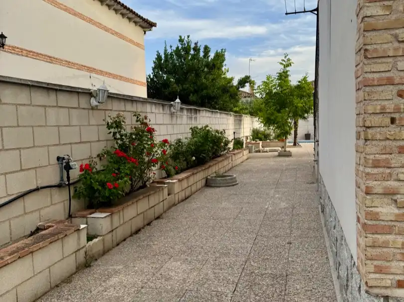 Außenansicht von Wohnung zum Verkauf in Villamiel de Toledo mit Heizung, Privatgarten und Terrasse