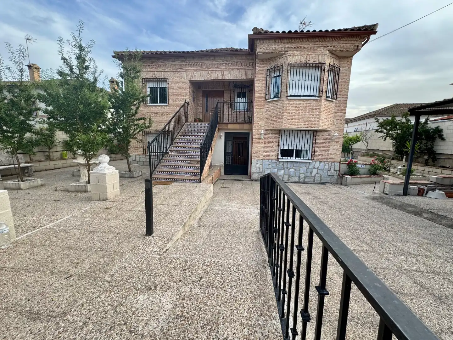 Außenansicht von Wohnung zum Verkauf in Villamiel de Toledo mit Heizung, Privatgarten und Terrasse