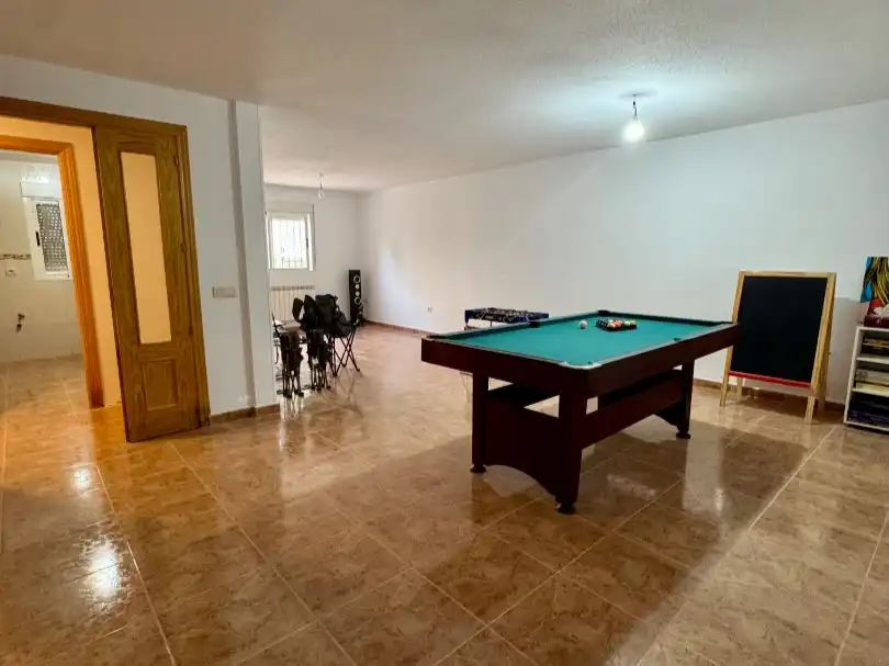 Wohnung zum Verkauf in Villamiel de Toledo mit Heizung, Privatgarten und Terrasse