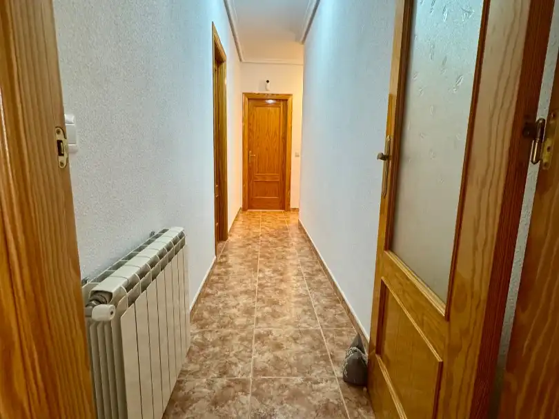 Wohnung zum Verkauf in Villamiel de Toledo mit Heizung, Privatgarten und Terrasse
