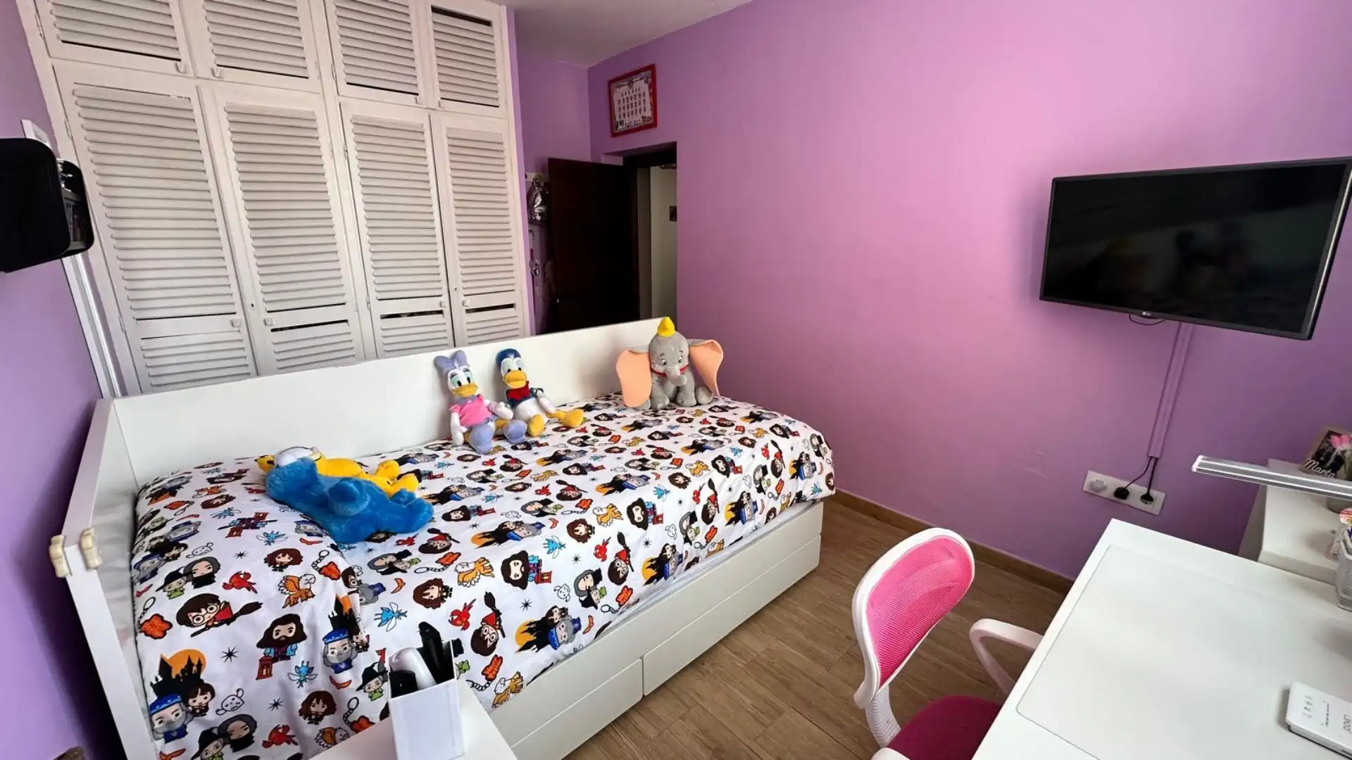 Casa o xalet en venda a Calle Venezuela, 30, San Pedro - Gabriel Miró - María Guerrero Dormitori de Casa o xalet en venda en La Línea de la Concepción amb Aire condicionat, Calefacció i Jardí privat