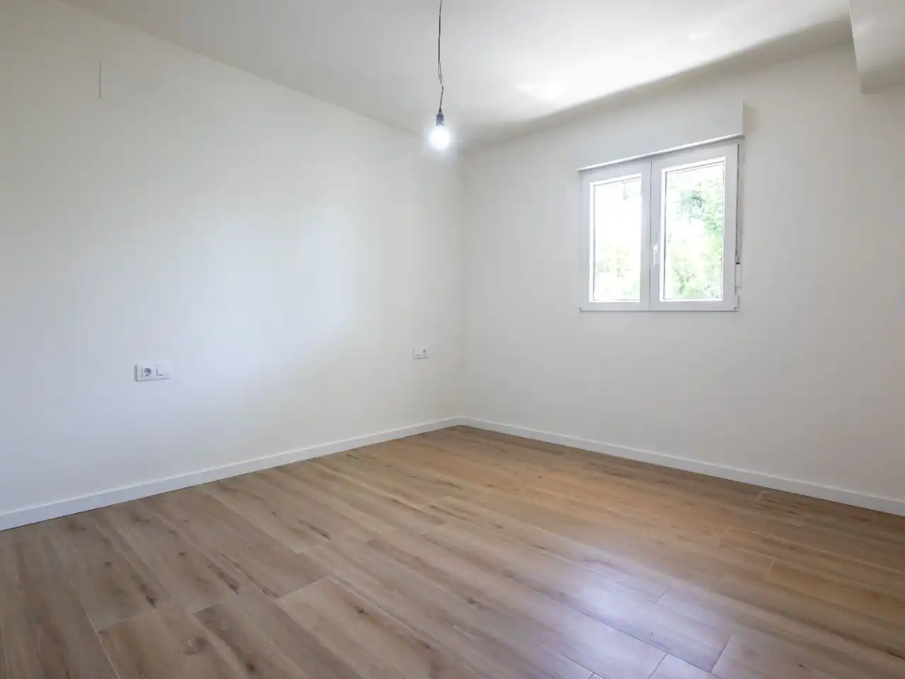 Piso en venta en Sant Isidre Habitación de Piso en venta en Valencia Capital con Aire acondicionado y Balcón