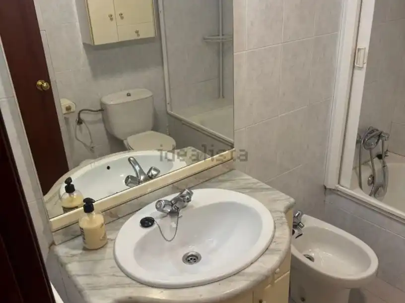 Piso en venta en Calle Zaragoza Prolongación, 3, Tamarite de Litera Baño de Piso en venta en Tamarite de Litera con Terraza y Balcón