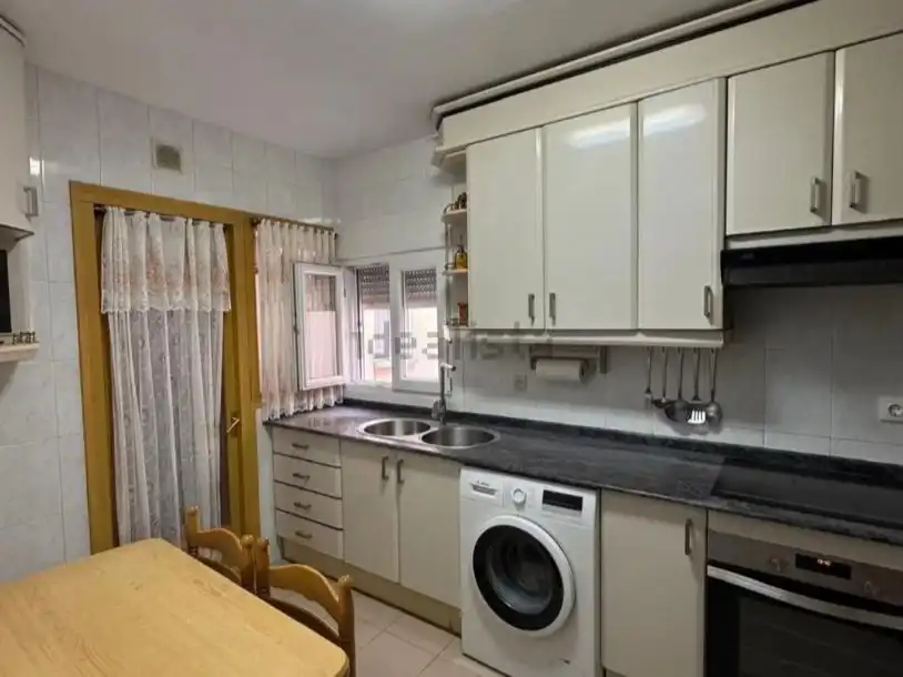 Piso en venta en Calle Zaragoza Prolongación, 3, Tamarite de Litera Cocina de Piso en venta en Tamarite de Litera con Terraza y Balcón