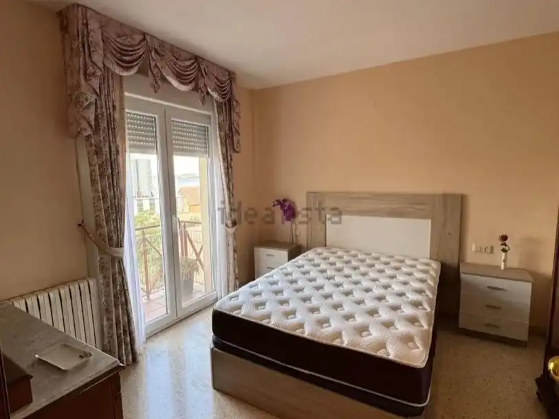 Piso en venta en Calle Zaragoza Prolongación, 3, Tamarite de Litera Habitación de Piso en venta en Tamarite de Litera con Terraza y Balcón
