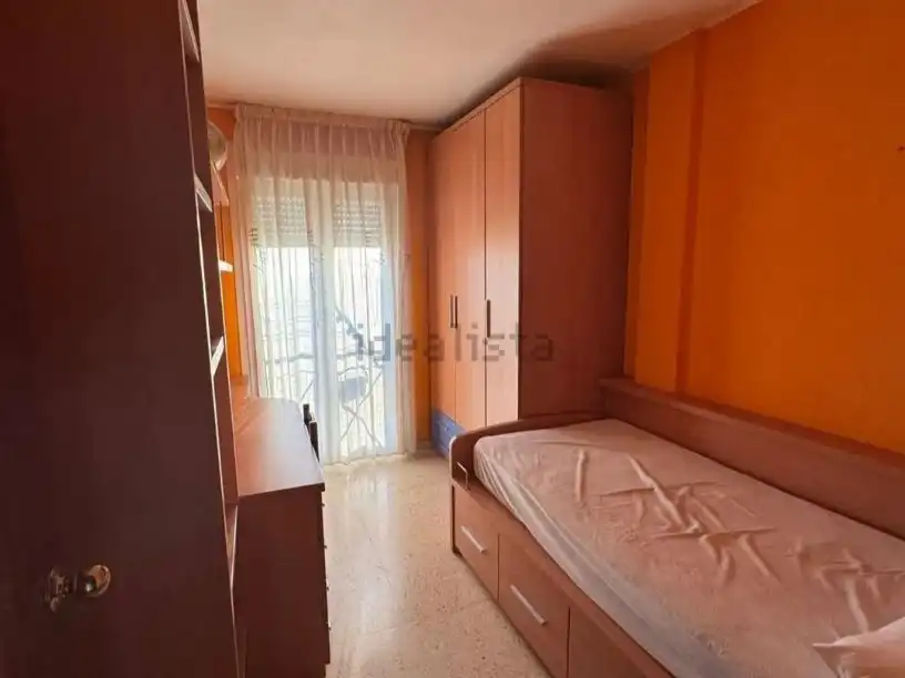 Piso en venta en Calle Zaragoza Prolongación, 3, Tamarite de Litera Habitación de Piso en venta en Tamarite de Litera con Terraza y Balcón