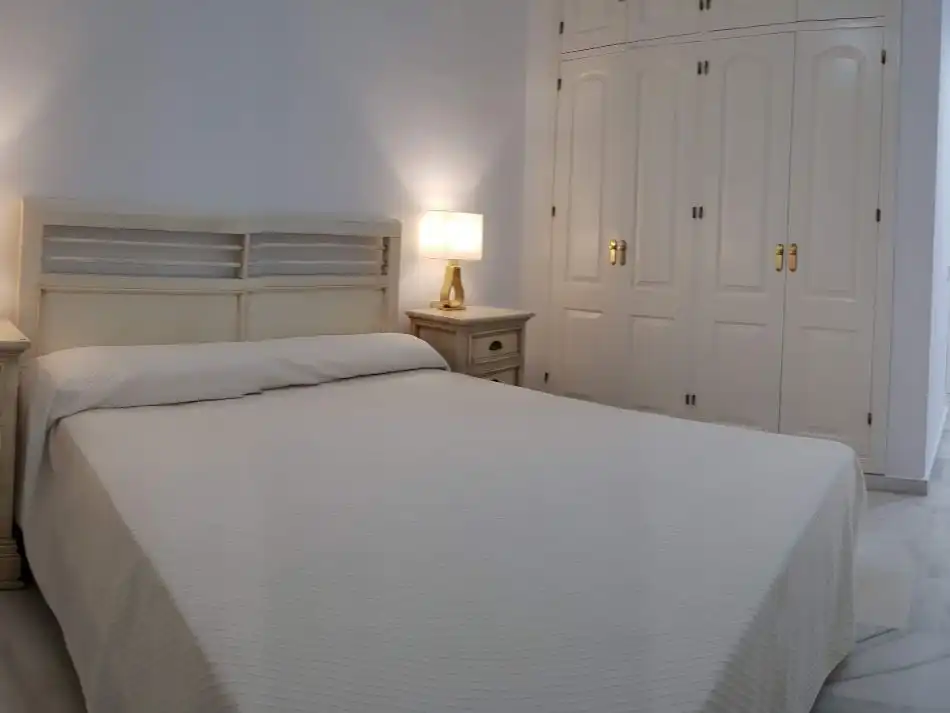 Wohnung zum Verkauf in Calle del Remo, 8, La Carihuela - Los Nidos Schlafzimmer von Wohnung zum Verkauf in Torremolinos mit Klimaanlage, Terrasse und Schwimmbad