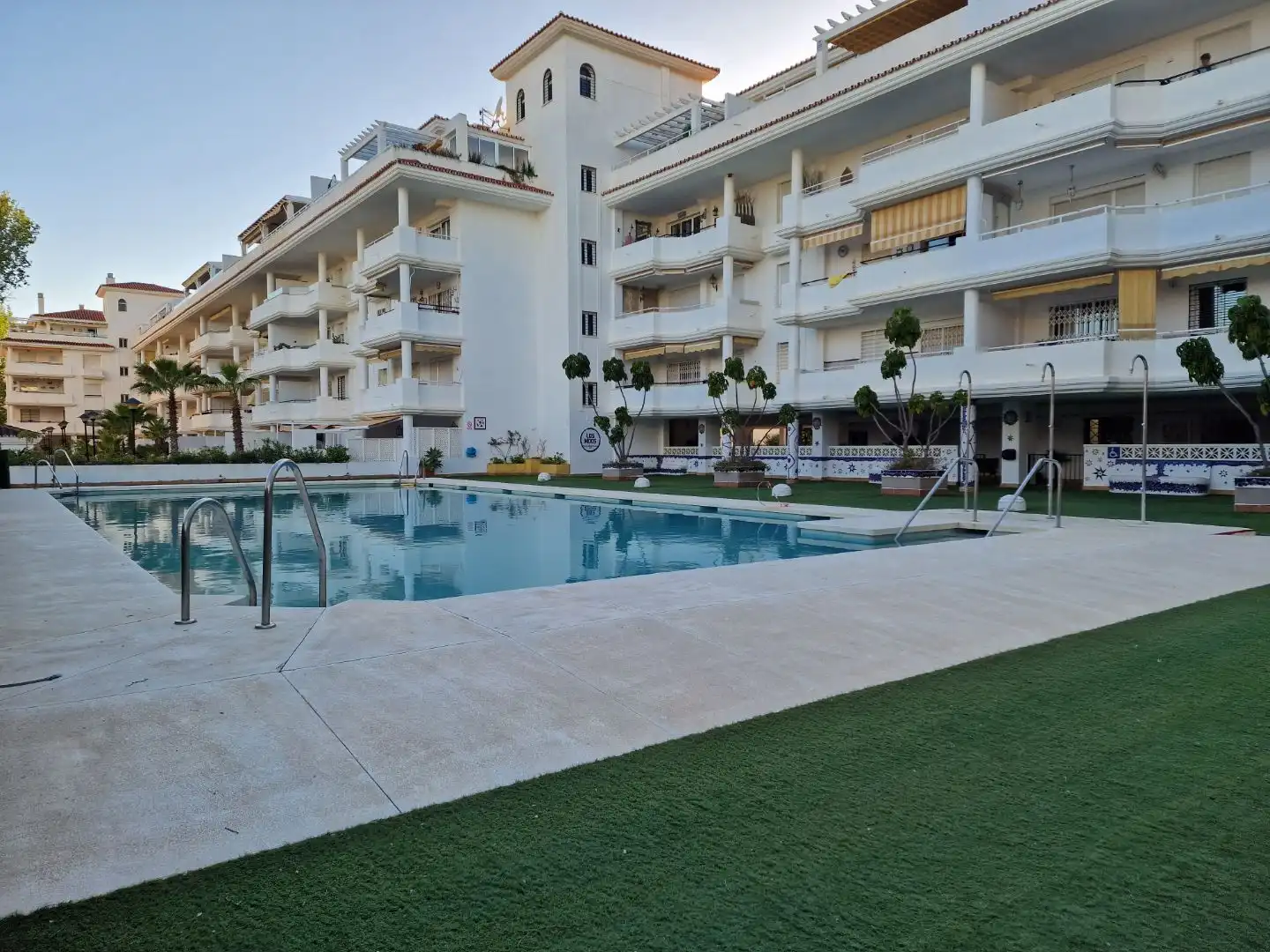 Wohnung zum Verkauf in Calle del Remo, 8, La Carihuela - Los Nidos Schwimmbecken von Wohnung zum Verkauf in Torremolinos mit Klimaanlage, Terrasse und Schwimmbad