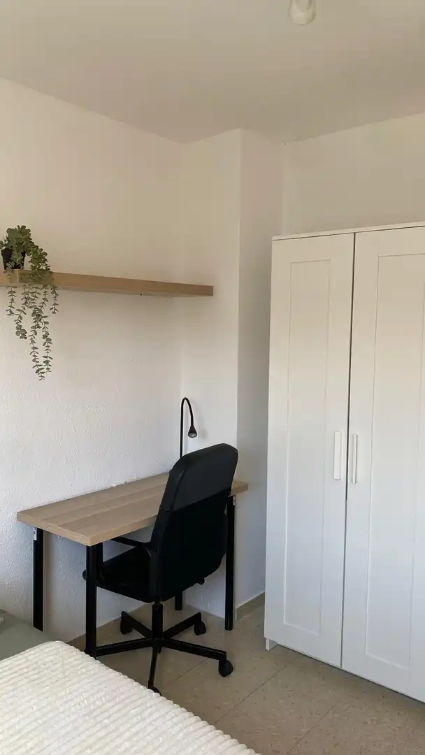 Room in Carrer de Roig i Ventura, 398, Can Tussell Room in Carrer de Roig i Ventura, 398, Can Tussell