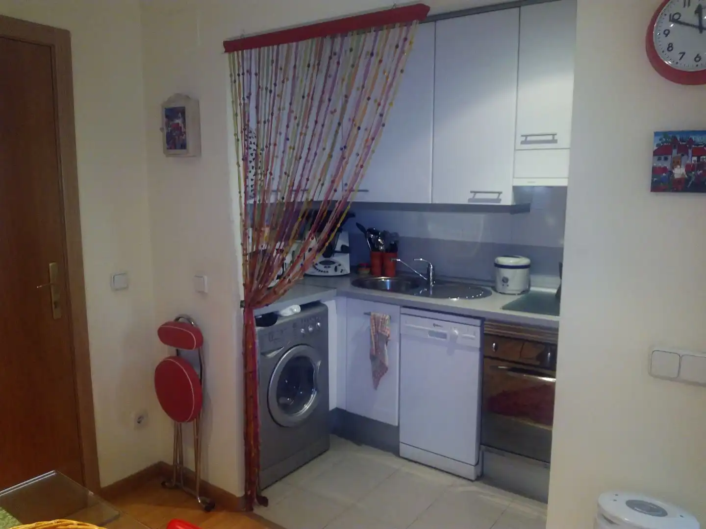 Flat for rent in Calle Bausá, 8, Costillares Kitchen of Flat for rent in Madrid with Parquet flooring, Storage room and Swimming Pool
