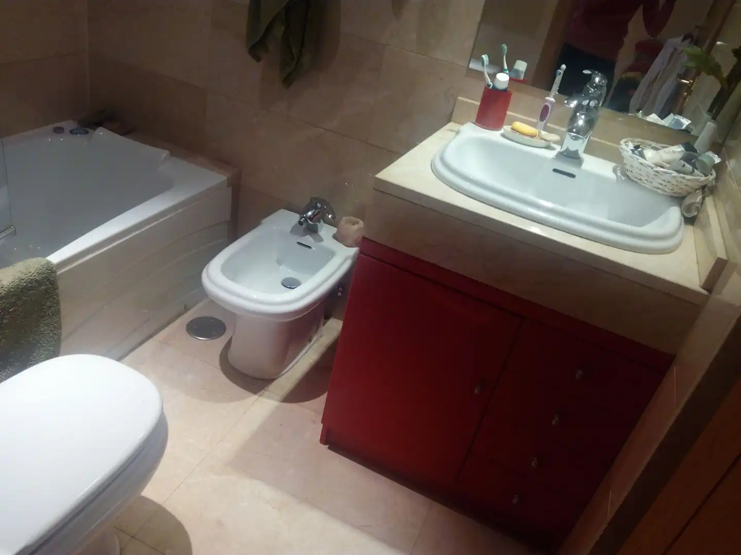 Flat for rent in Calle Bausá, 8, Costillares Bathroom of Flat for rent in Madrid with Parquet flooring, Storage room and Swimming Pool