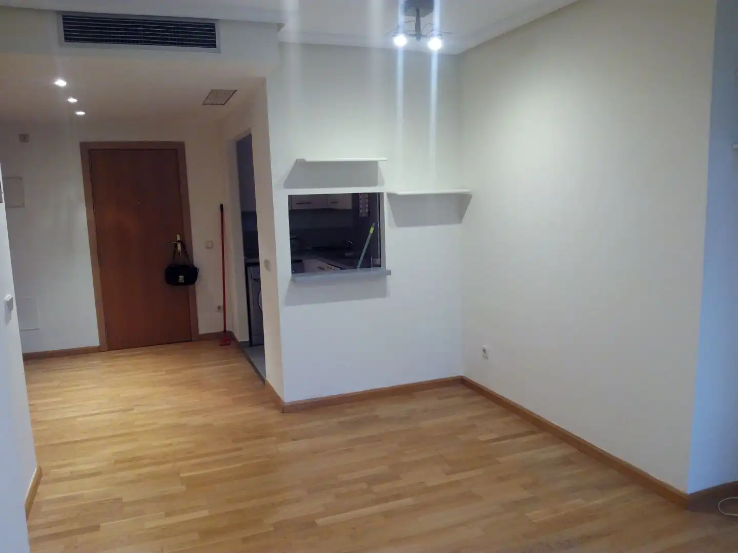 Flat for rent in Calle Bausá, 8, Costillares Flat for rent in Madrid with Parquet flooring, Storage room and Swimming Pool