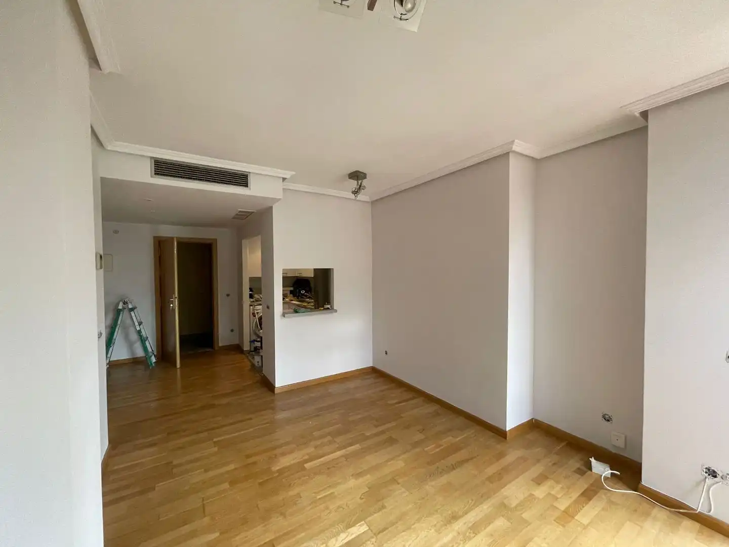Flat for rent in Calle Bausá, 8, Costillares Living room of Flat for rent in Madrid with Parquet flooring, Storage room and Swimming Pool