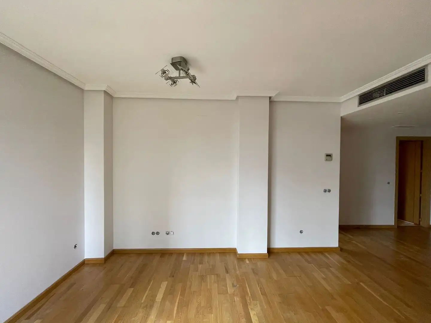 Flat for rent in Calle Bausá, 8, Costillares Bedroom of Flat for rent in Madrid with Parquet flooring, Storage room and Swimming Pool