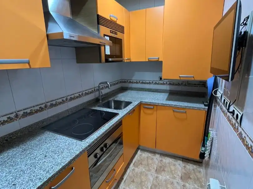 Apartments for rent in Calle Cándido Rodríguez Pinilla, 5, Pizarrales Kitchen of Apartments for rent in Salamanca with Heating, Storage room and Furnished