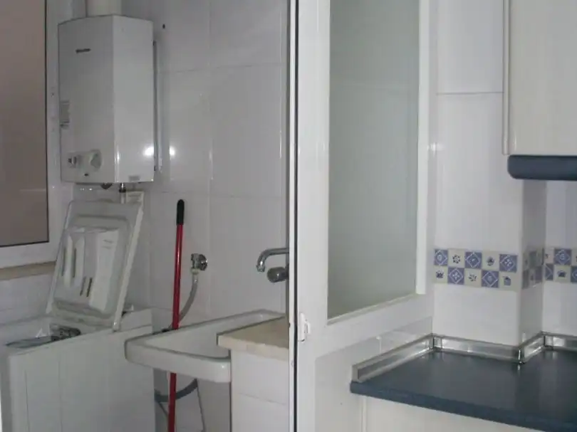 Piso de alquiler en Calle Pirandello, 4, El Tejar - Hacienda Bizcochero Baño de Piso de alquiler en Málaga con Terraza, Piscina y Amueblado