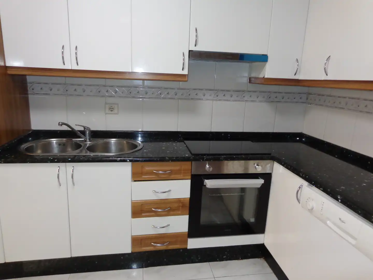 Flat for rent in Avenida Portugal, 47b, Couto Kitchen of Flat for rent in Ourense Capital