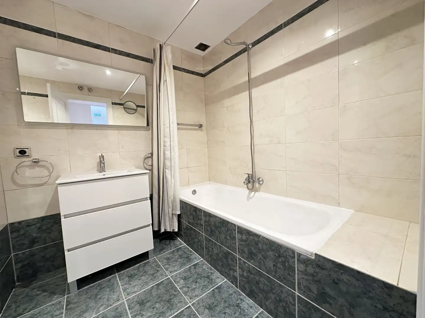 Casa o chalet en venta en Calle del Collado de Marichiva, 37, Arroyo del Fresno Baño de Casa o chalet en venta en Madrid con Aire acondicionado, Calefacción y Jardín privado