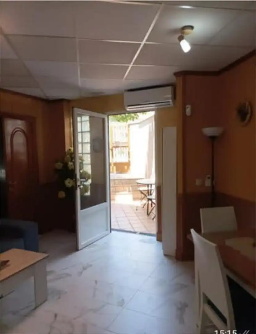 Wohnung zur Miete in Linares mit Heizung, Privatgarten und Terrasse