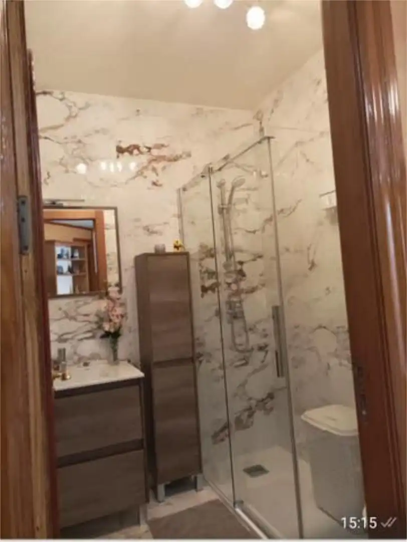 Badezimmer von Wohnung zur Miete in Linares mit Heizung, Privatgarten und Terrasse