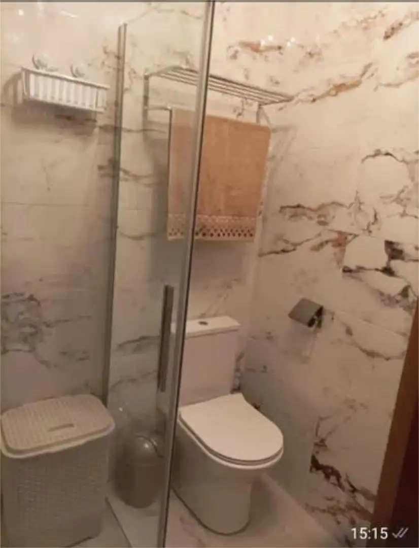 Badezimmer von Wohnung zur Miete in Linares mit Heizung, Privatgarten und Terrasse