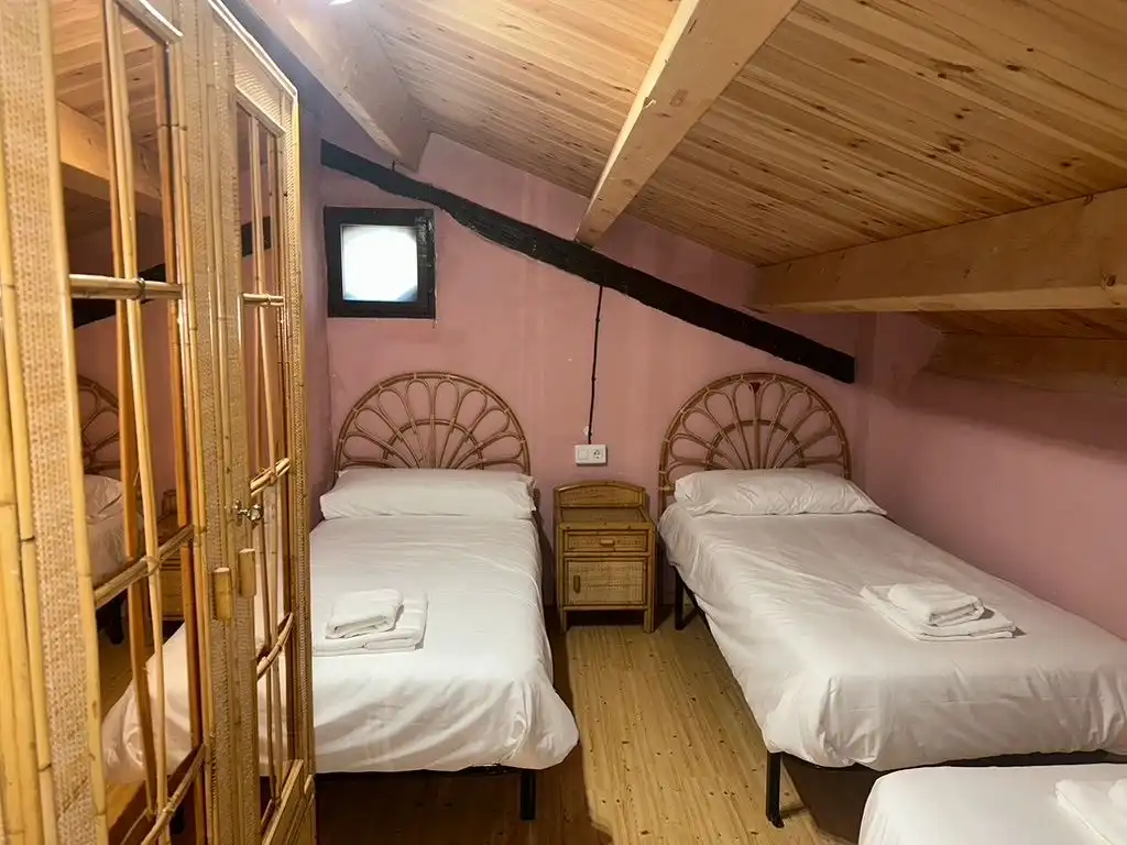 Casa o xalet de lloguer a Passeig de Cal Sant, 1, Sant Llorenç de Morunys Dormitori de Casa o xalet de lloguer en Sant Llorenç de Morunys amb Calefacció, Jardí privat i Terrassa