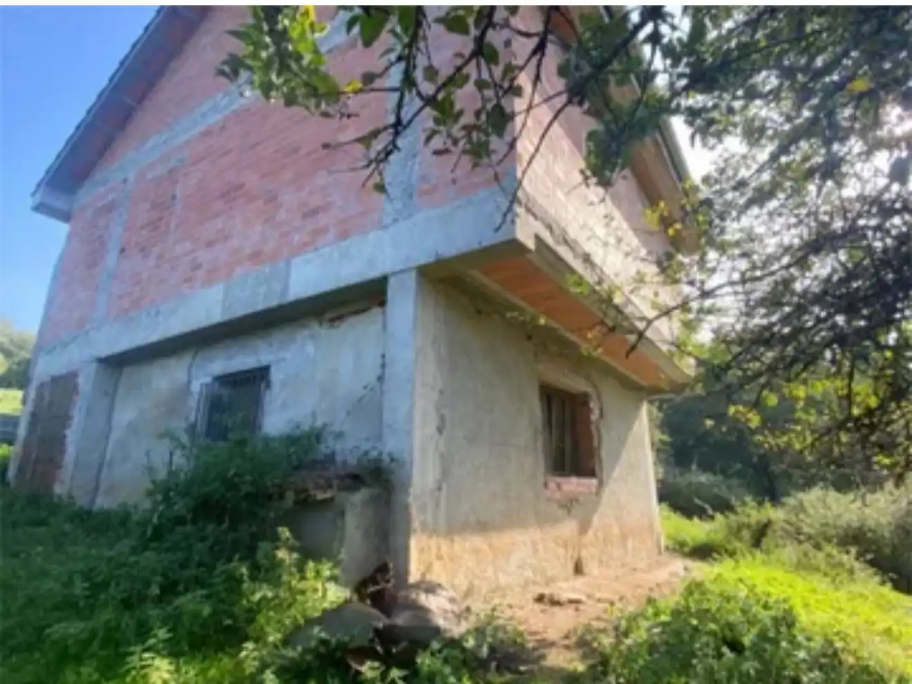 Vista exterior de Piso en venta en Piloña