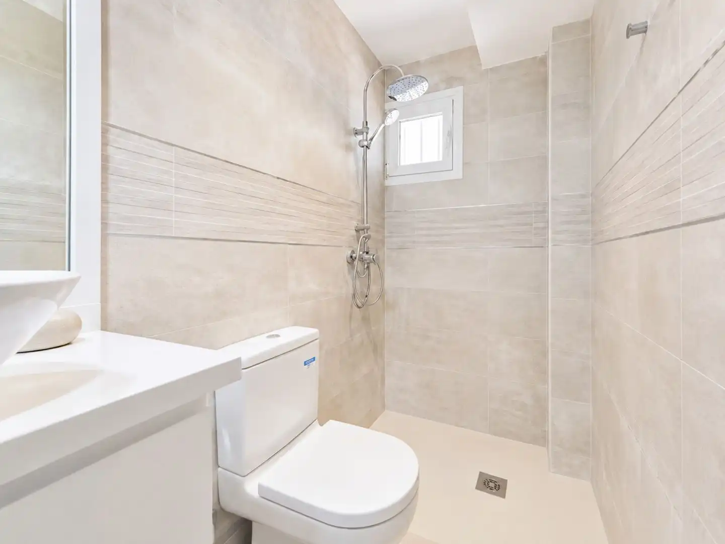 Piso en venta en Avenida 8 de Marzo, 21, Playa del Inglés Baño de Piso en venta en San Bartolomé de Tirajana con Aire acondicionado, Calefacción y Piscina