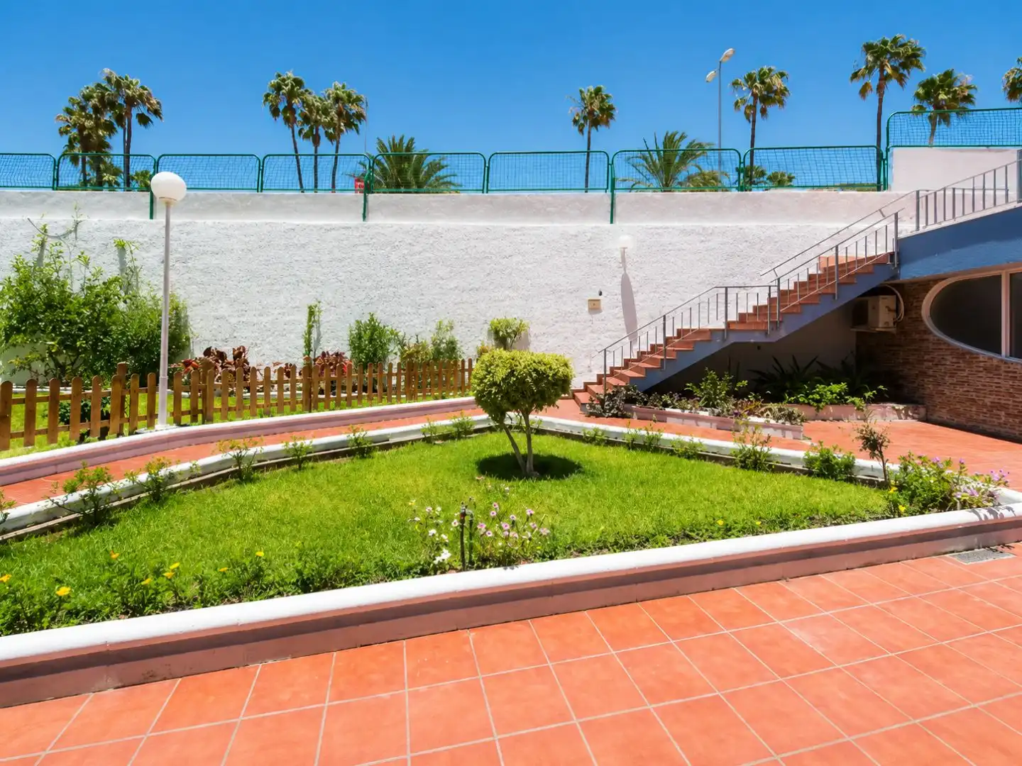 Piso en venta en Avenida 8 de Marzo, 21, Playa del Inglés Terraza de Piso en venta en San Bartolomé de Tirajana con Aire acondicionado, Calefacción y Piscina