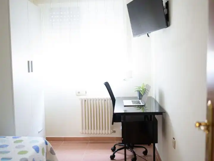 Room in Avinguda de l'Alcora, 164, Estación - Universidad Bedroom of Flat for share in Castellón de la Plana / Castelló de la Plana with Heating, Terrace and Furnished